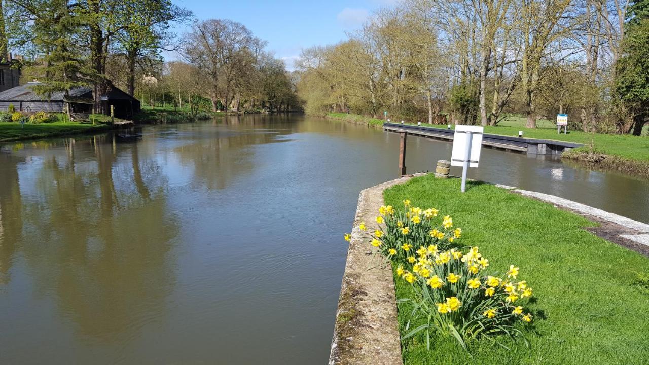 River Nene Cottages Water Newton ภายนอก รูปภาพ